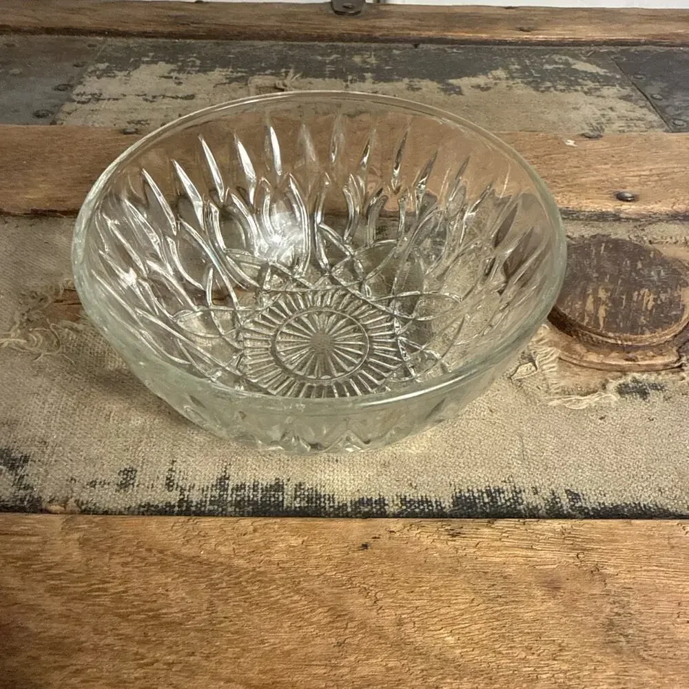Vintage Pasari Indonesia Clear Pressed Glass Starburst Serving Bowl 4.25”